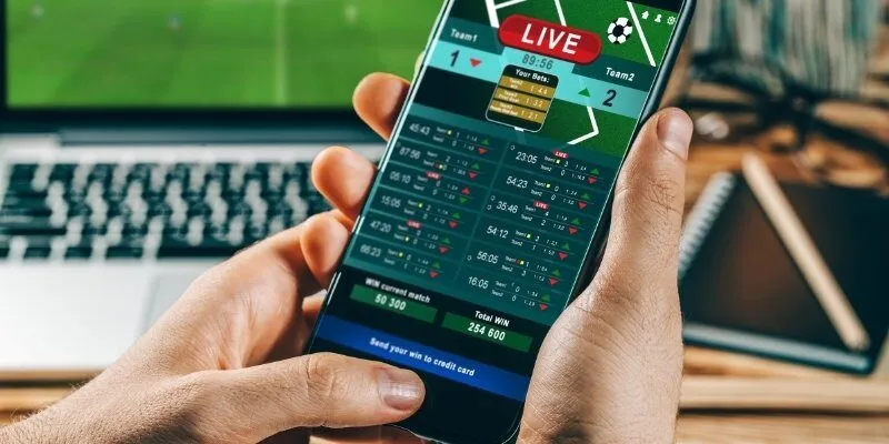 Quan sát diễn biến, tình huống trong trận bóng để tạo quyết định thông minh